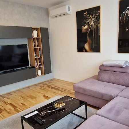 Apartman Plum - Self Check In, Free Parking Osijek Exterior foto